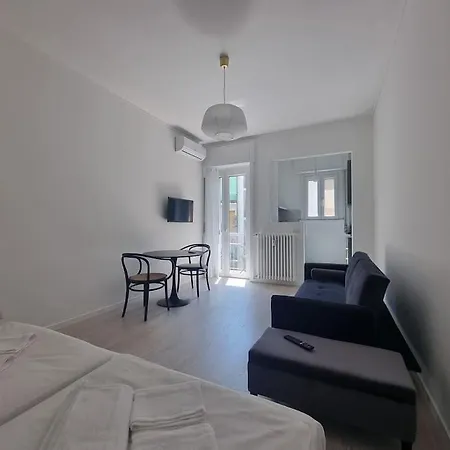 Milan New Apartment In Lively Central Area Exterior photo