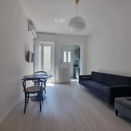 Milan New Apartment In Lively Central Area Exterior photo