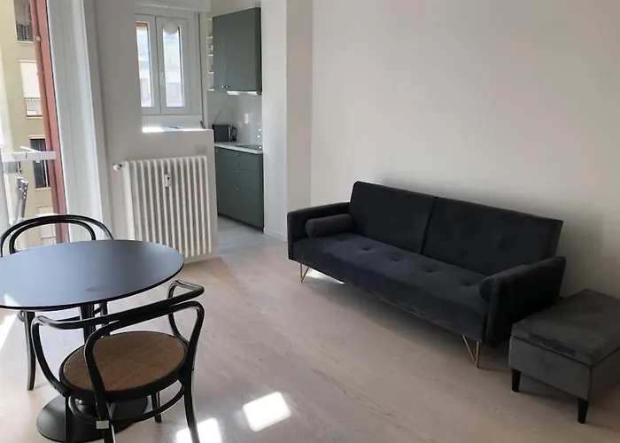 Milan New Apartment In Lively Central Area